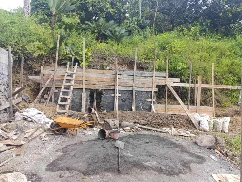 Chantier de construction en cours aux Comores